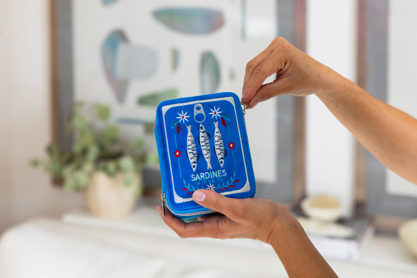 Living Royal - Velvet Jewelry Zip Case / Organizer - Sardine Can - Blue