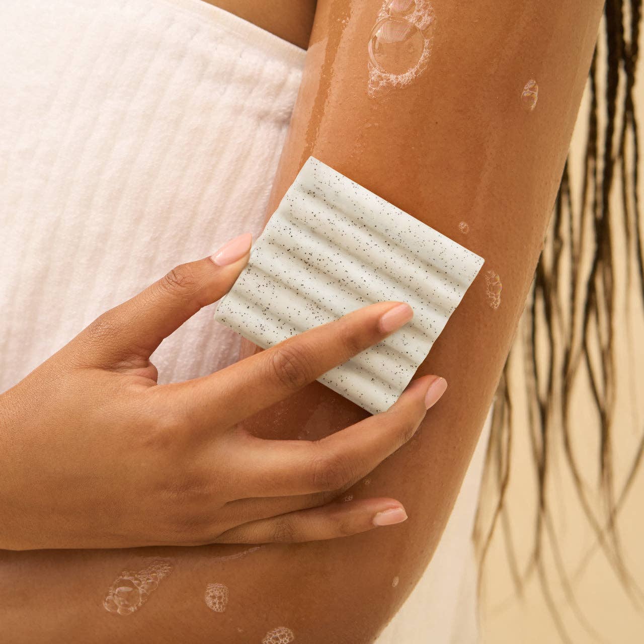 KITSCH - Jojoba Bead Exfoliating Body Wash Bar