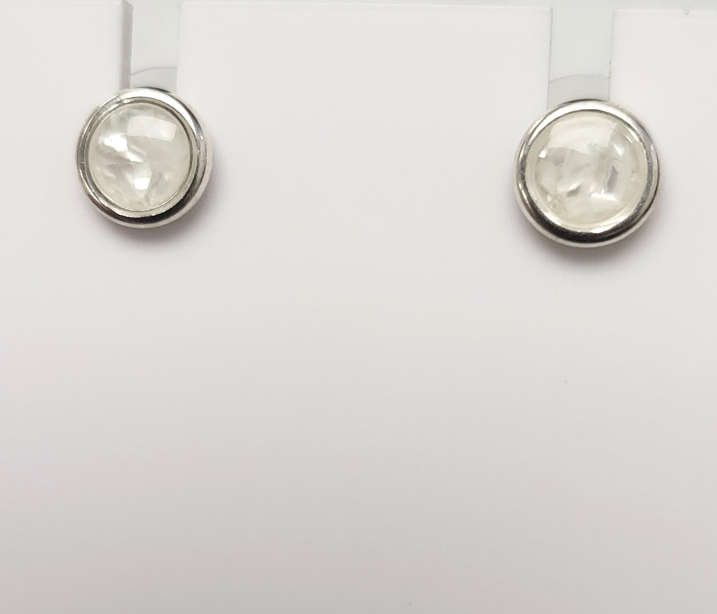 Dune Drop Studs Mother of Pearl