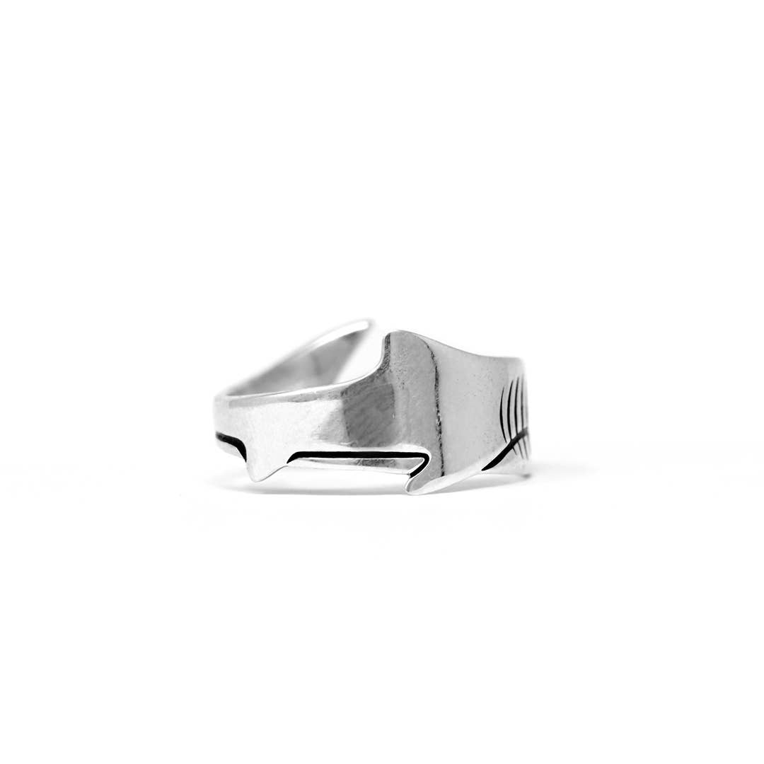Cape Clasp - Great White Shark Ring