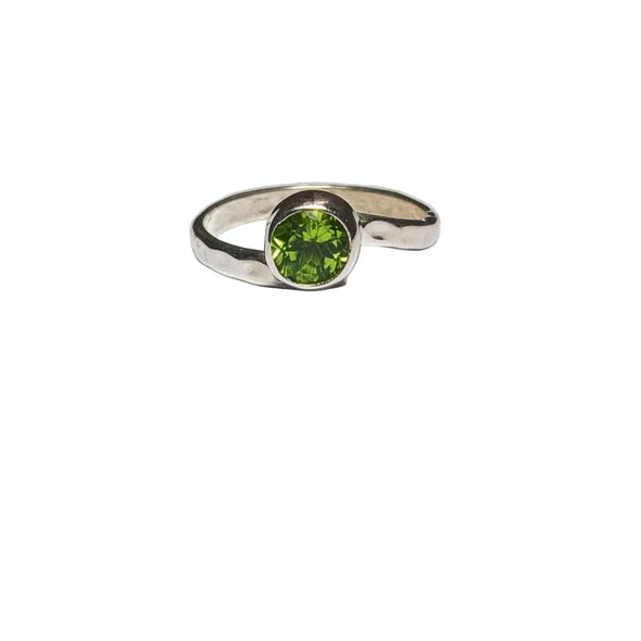 Freedom Stone Peridot Grateful Ring - Sterling Silver