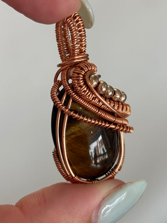 Pooka the Energy Witch - Copper Wire Wrap Pendant - Tiger's Eye - Leo and Capricorn