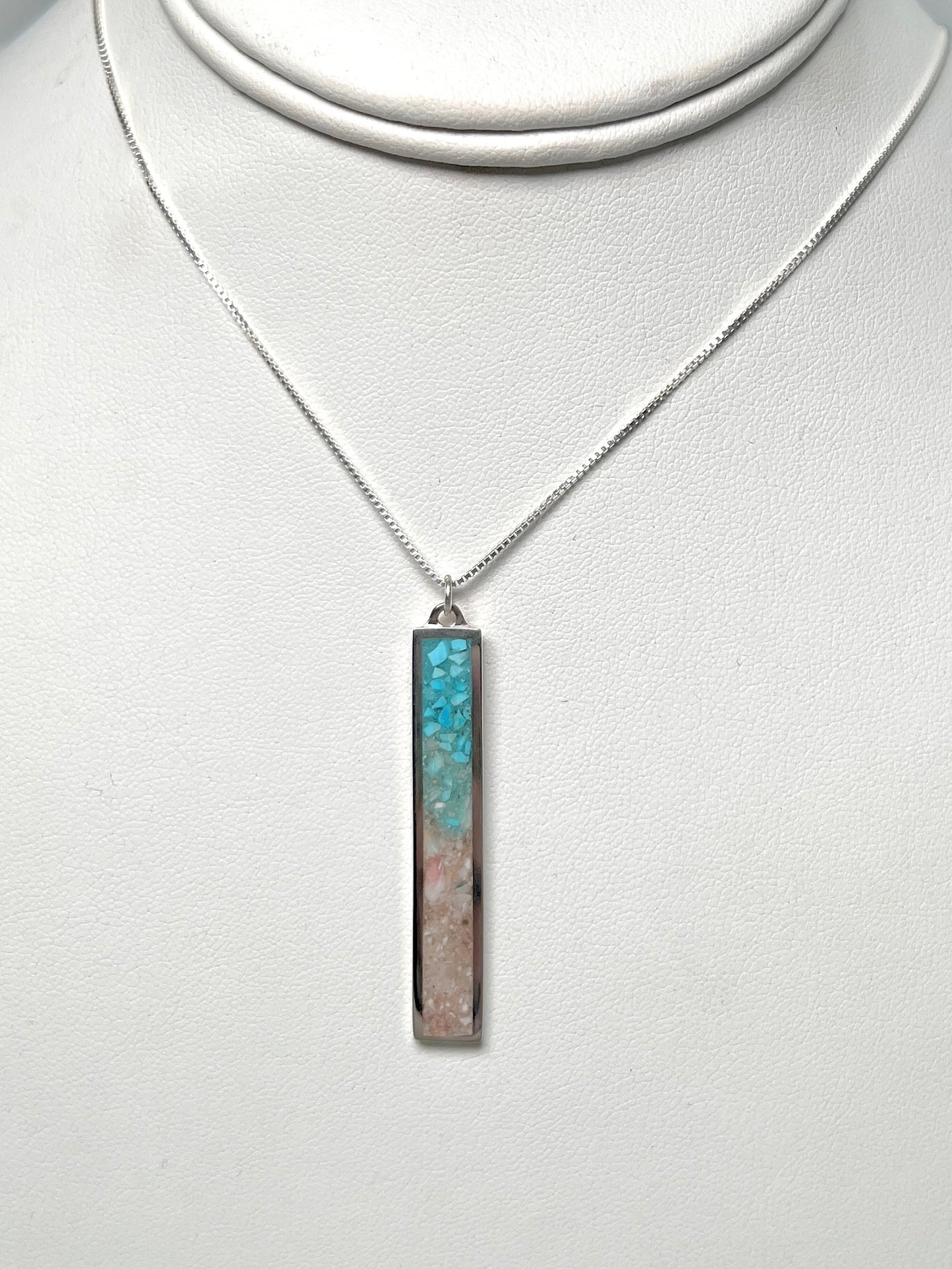 Luxe Dune Bar Necklace - Turquoise Gradient w/ Purple Cowrie Shell HI