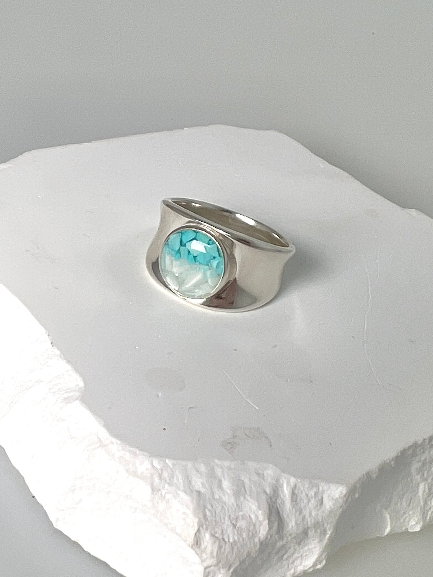 Bayview Ring Turquoise Gradient w/ MOP sz9