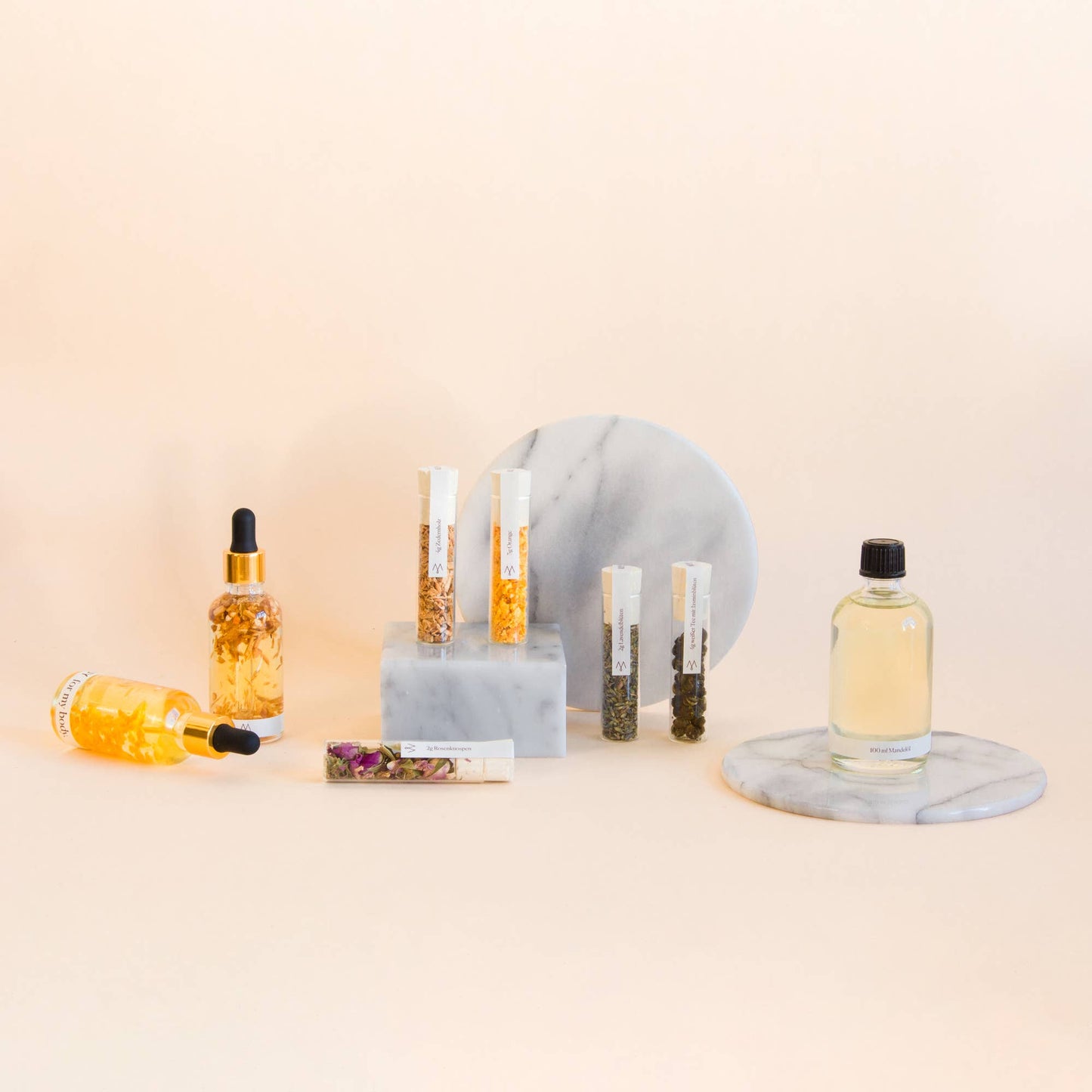 Craftly - MAKE YOUR OWN BODY OIL KIT